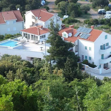 Konukevi Antea 4*